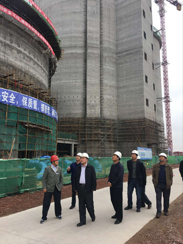 陜煤集團(tuán)總經(jīng)理助理、建設(shè)集團(tuán)聯(lián)合黨委書記、董事長寧興剛一行中秋節(jié)深入天工公司土建第二項目部走訪慰問