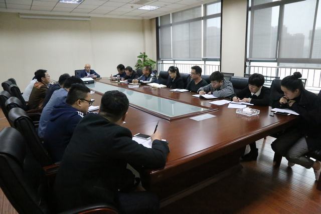 咸陽分公司組織傳達建設(shè)集團干部大會精神