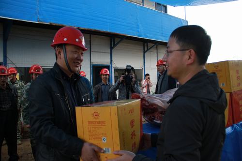 銅煤公司施工一線項(xiàng)目部迎來建設(shè)單位親切慰問