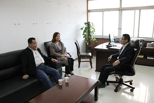 建設集團與12名退二線中層管理人員談心談話