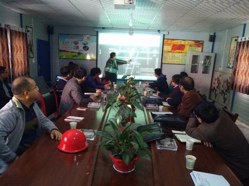 省煤監(jiān)局等單位對(duì)礦建二公司冶坪項(xiàng)目部進(jìn)行 聯(lián)合安全大檢查