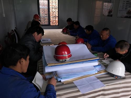 銅煤公司第五項目部組織員工“圍爐夜話”談學(xué)習(xí)十九大感受