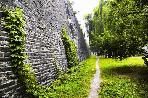 四月，古城的春天