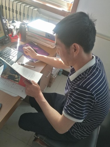 銅煤公司基層黨支部組織開(kāi)展學(xué)習(xí)《梁家河》讀書(shū)活動(dòng)