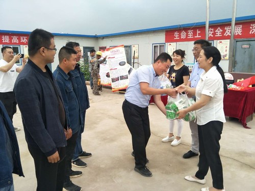 陜煤建設(shè)中煤公司深入一線開展“送清涼”活動(dòng)