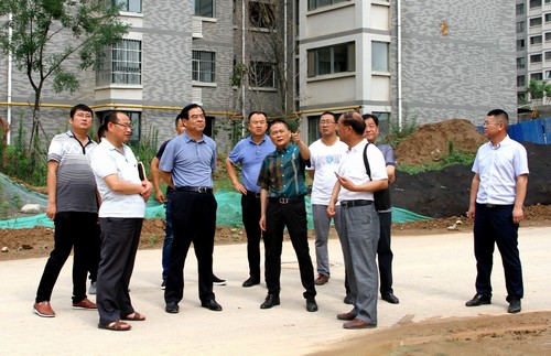 銅川礦業(yè)公司領(lǐng)導(dǎo)深入銅煤1#、2#小區(qū)施工現(xiàn)場(chǎng)回訪檢查項(xiàng)目建設(shè)工作