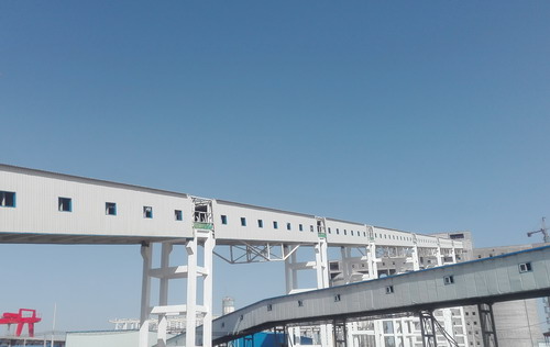 陜煤建設(shè)銅川公司小保當(dāng)一號主斜井井口房至最終篩分車間棧橋工程順利通過主體驗收