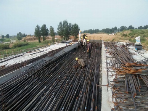 陜煤建設(shè)路橋分公司靖神鐵路項(xiàng)目激戰(zhàn)酣