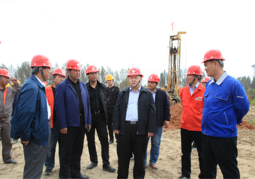 情暖“雙節(jié)”送祝福   凝心聚力鼓干勁