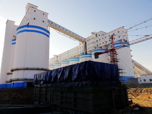 陜煤建設(shè)澄合分公司承建的小保當(dāng)選煤廠5A、5B轉(zhuǎn)載點(diǎn)工程順利封頂