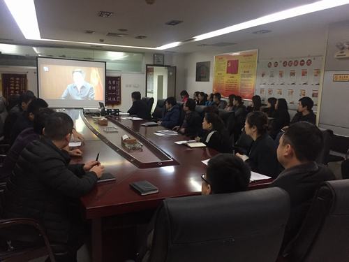 陜煤建設(shè)礦建二公司組織觀看專題片《一抓到底正風(fēng)紀》