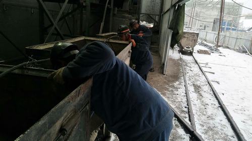 陜煤建設(shè)礦建二公司各項目部認(rèn)真開展“提升運(yùn)輸、車輛運(yùn)輸安全整治專項活動 ”