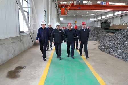 中國(guó)機(jī)械冶金建材工會(huì)組團(tuán)參觀陜煤建設(shè)施工的龍鋼寶軋漢中基地廠房項(xiàng)目