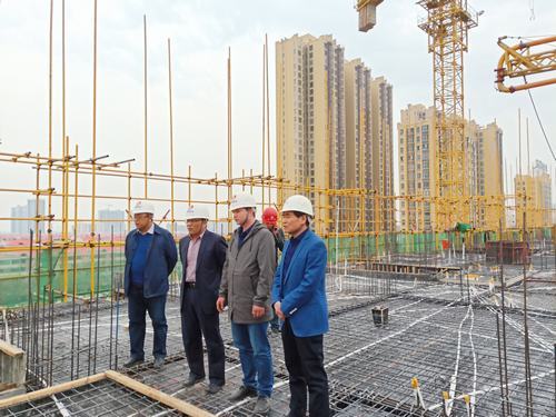 王明智深入渭南二院安置房、法檢兩院項目工地檢查指導(dǎo)工作