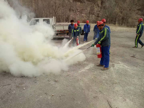 陜煤建設(shè)機(jī)電安裝公司：消防大檢查，我們?cè)谛袆?dòng)