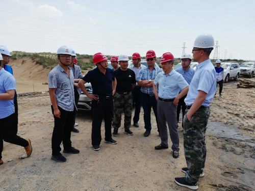 陜西鐵路物流集團(tuán)有限公司黨委書記、執(zhí)行董事、總經(jīng)理趙國智一行蒞臨靖神鐵路項(xiàng)目施工現(xiàn)場(chǎng)檢查指導(dǎo)工作