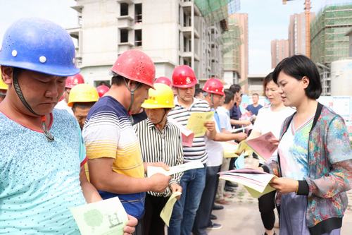 陜煤建設澄合分公司“安全咨詢?nèi)铡必S富多彩