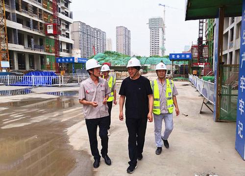 劉合理深入藍(lán)山水岸住宅項(xiàng)目現(xiàn)場檢查指導(dǎo)工作