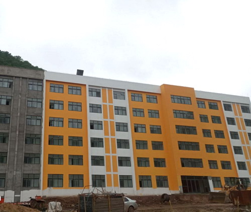 陜煤建設(shè)銅川公司冶坪煤礦單身宿舍及救護隊綜合樓工程順利移交