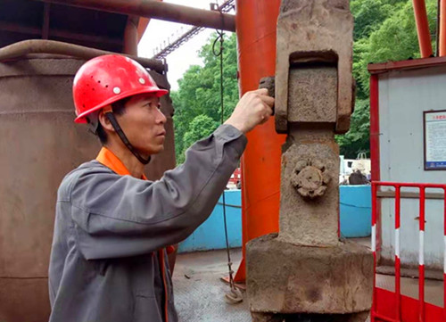 陜煤建設礦建三公司關山項目部“四個強化”保汛期立井大型機電設備安全運轉(zhuǎn)