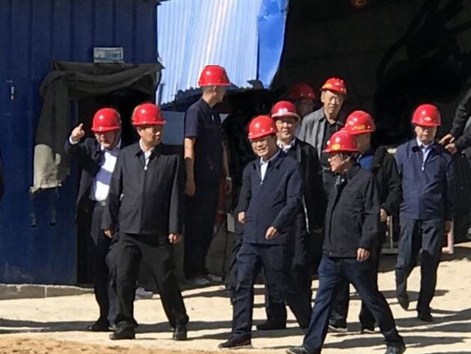 延安市委書(shū)記徐新榮蒞臨礦建二公司車村項(xiàng)目部調(diào)研