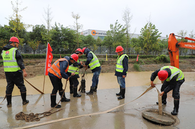 陜煤建設(shè)漢中分公司第九項(xiàng)目部雨天防汛學(xué)習(xí)兩不誤