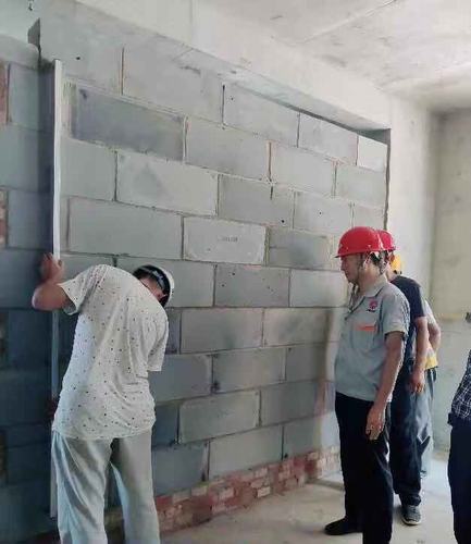 青春，在工地上綻放