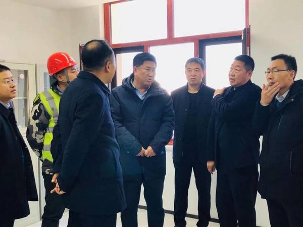 靖邊縣縣委書(shū)記劉維平一行蒞臨陜煤建設(shè)銅煤公司承建的靖邊金地華府項(xiàng)目調(diào)研指導(dǎo)工作