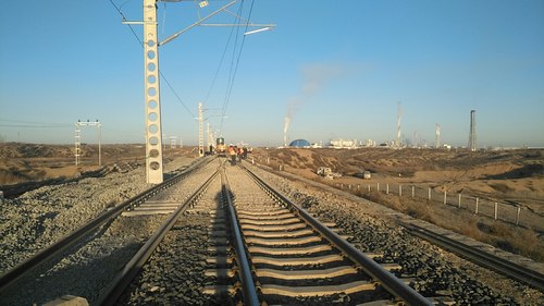 陜煤建設(shè)路橋分公司日夜鏖戰(zhàn)力保靖神鐵路液化廠段年底全線通車