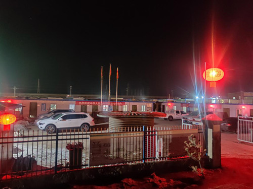 陜煤建設機電安裝公司曹家灘項目部張燈結(jié)彩、歡聲笑語過新年