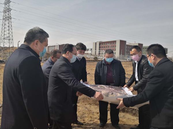 寧興剛一行受邀到榆林市科創(chuàng)新城實(shí)地考察