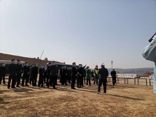 彬州市委書記鐘偉蒞臨銀西高鐵彬州東站前廣場項目觀摩指導工作