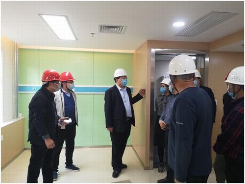 陜煤實(shí)業(yè)集團(tuán)董事長(zhǎng)楊百鎖蒞臨咸陽分公司承建的西煤機(jī)養(yǎng)老院項(xiàng)目部檢查指導(dǎo)工作