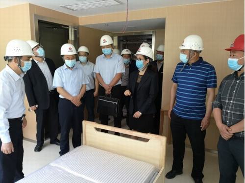 陜煤實(shí)業(yè)集團(tuán)董事長(zhǎng)胡守平、總經(jīng)理劉文蒞臨西煤機(jī)養(yǎng)老院項(xiàng)目部檢查指導(dǎo)工作