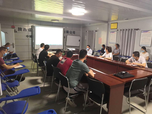 陜煤建設(shè)天工公司：學(xué)文件正確引導(dǎo)，促廉潔永不褪色