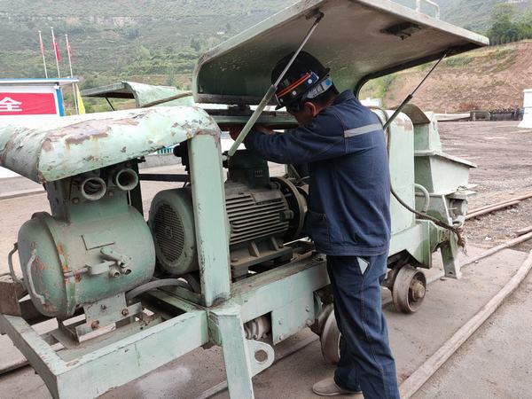 陜煤建設(shè)礦建二公司：安全生產(chǎn)月里的機電護航行動