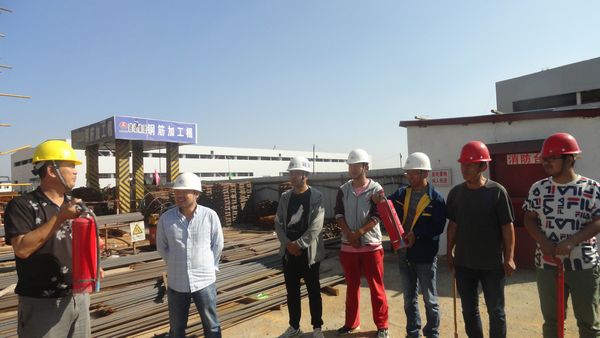 陜煤建設(shè)天工公司基層單位安全應(yīng)急演練遇上“送清涼”慰問