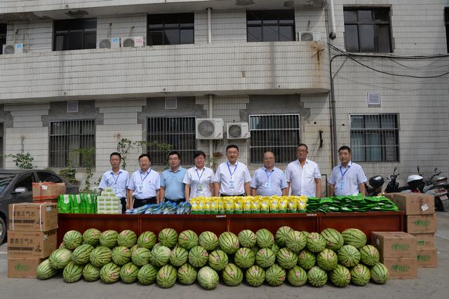 韓城礦業(yè)黨委副書(shū)記、工會(huì)主席申峰一行蒞臨陜煤建設(shè)韓城分公司慰問(wèn)