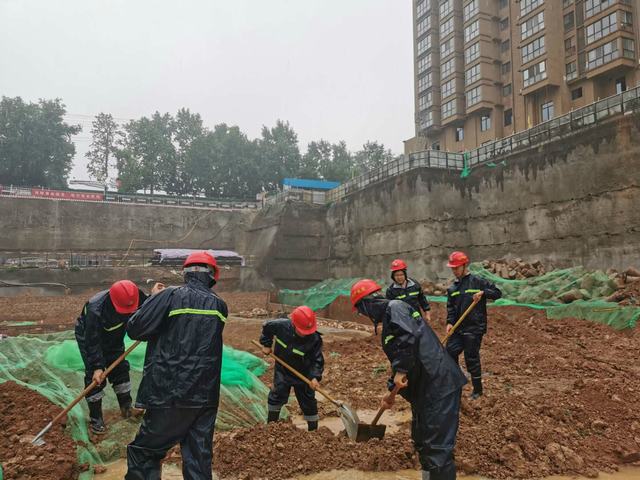 陜煤建設(shè)韓城分公司土建二項(xiàng)目部：雨期來臨，聞“汛”而動(dòng)，嚴(yán)陣以待抓“三防”