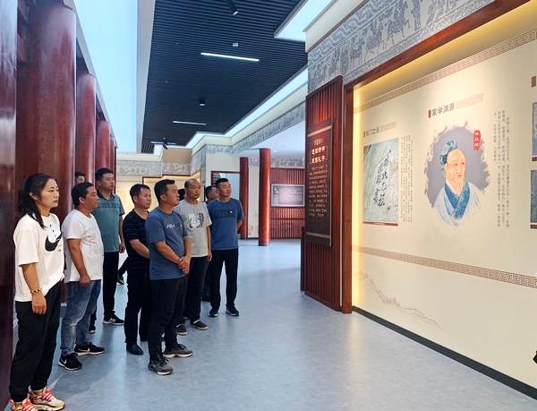 陜煤建設澄合分公司渭南片區(qū)單位赴楊震公祠開展廉政教育主題黨日活動