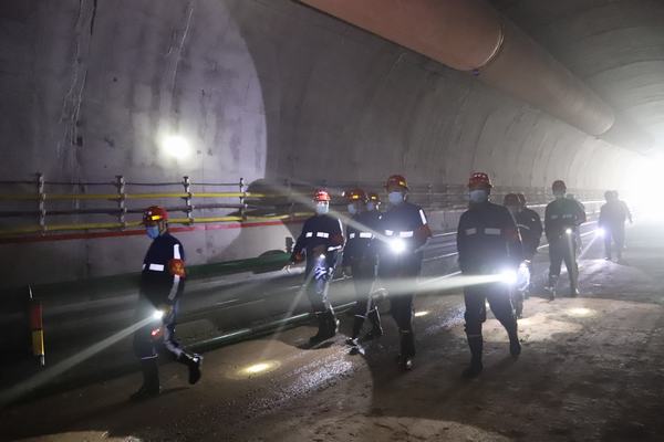 陜煤建設(shè)礦建二公司開展“煤礦安全生產(chǎn)標(biāo)準(zhǔn)化”內(nèi)部對(duì)標(biāo)活動(dòng)