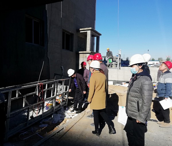 陜煤建設(shè)澄合分公司職工代表施工一線來(lái)“挑刺兒”