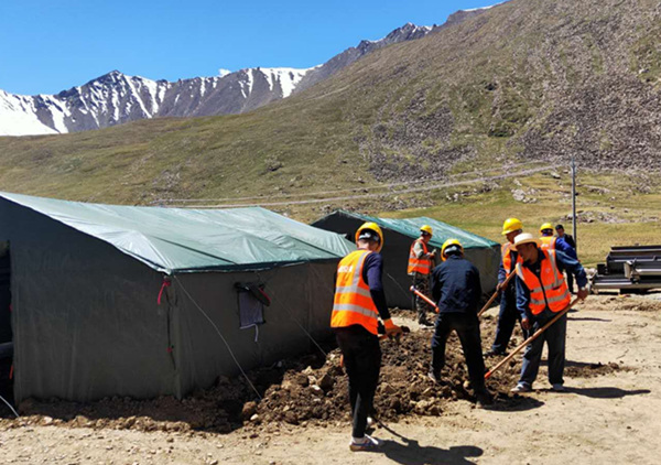 鏖戰(zhàn)天山之巔的陜煤建設者