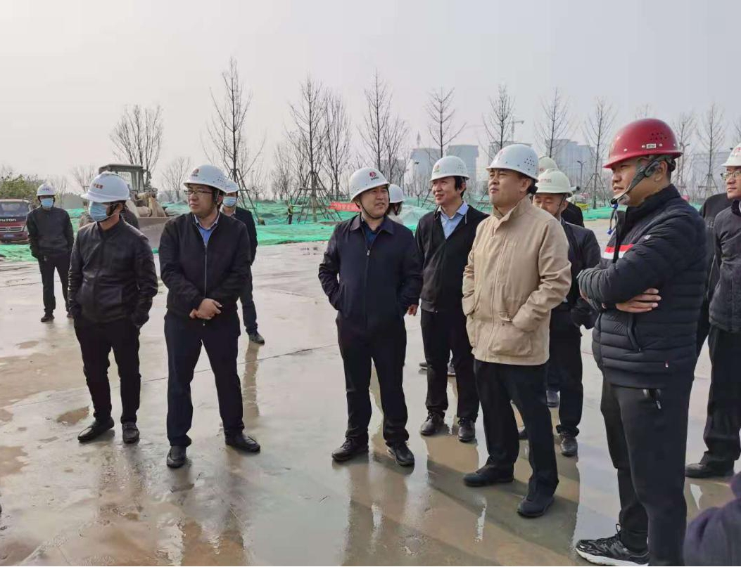 西咸新區(qū)黨工委委員、管委會(huì)總規(guī)劃師陳默一行赴空港新城項(xiàng)目調(diào)研指導(dǎo)