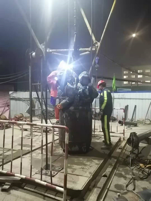 陜煤建設(shè)機電安裝公司西卓項目部提前21天完成主井井筒裝備安裝