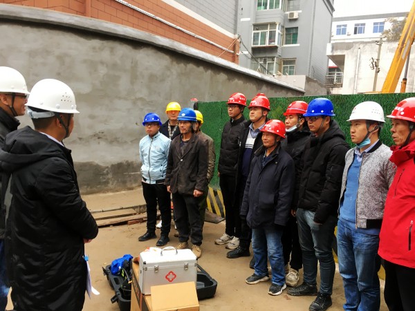 陜煤建設(shè)澄合分公司第十一項目部首次開展有限空間應(yīng)急演練“動真格”