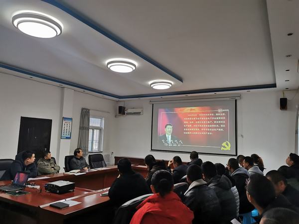陜煤建設(shè)設(shè)備租賃中心認真學(xué)習(xí)習(xí)近平關(guān)于安全生產(chǎn)重要論述筑牢安全生產(chǎn)思想防線