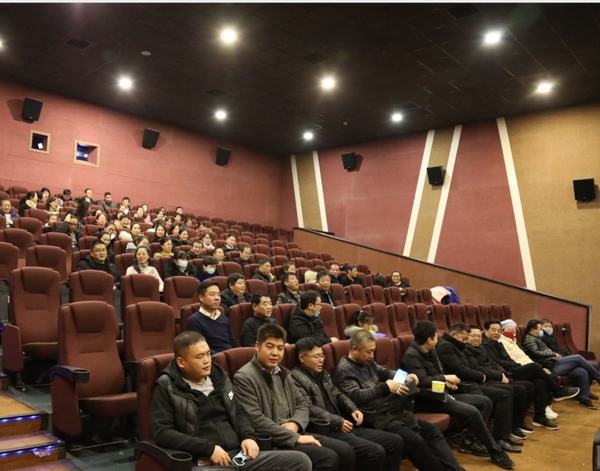 陜煤建設韓城分公司組織觀影《天邊加油站》激發(fā)職工愛崗精神