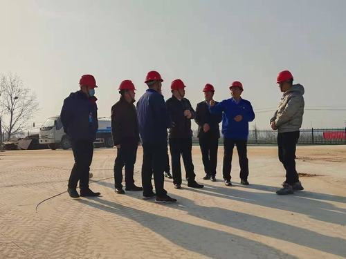 西安重裝集團(tuán)黨委書(shū)記向新剛、副總工程師楊強(qiáng)來(lái)一行 蒞臨咸陽(yáng)分公司銅煤機(jī)項(xiàng)目部檢查指導(dǎo)工作