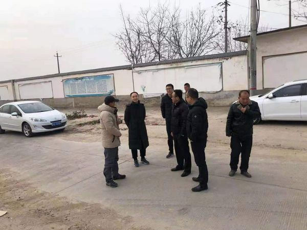 秦漢管委會房建公司總經(jīng)理狄濤深入陜煤建設(shè)天工公司承建秦漢渭陽佳苑項目調(diào)研指導工作